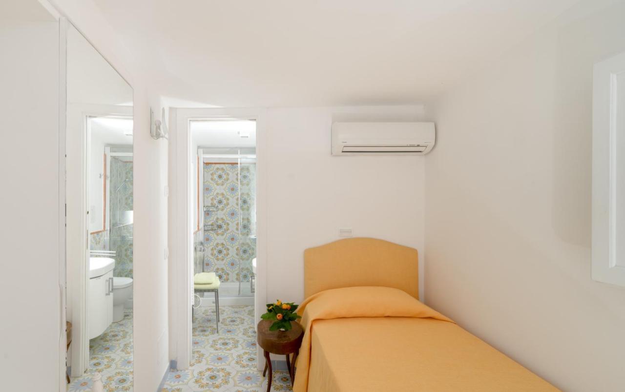 I Tre Soli Apartments By Caprirooms מראה חיצוני תמונה