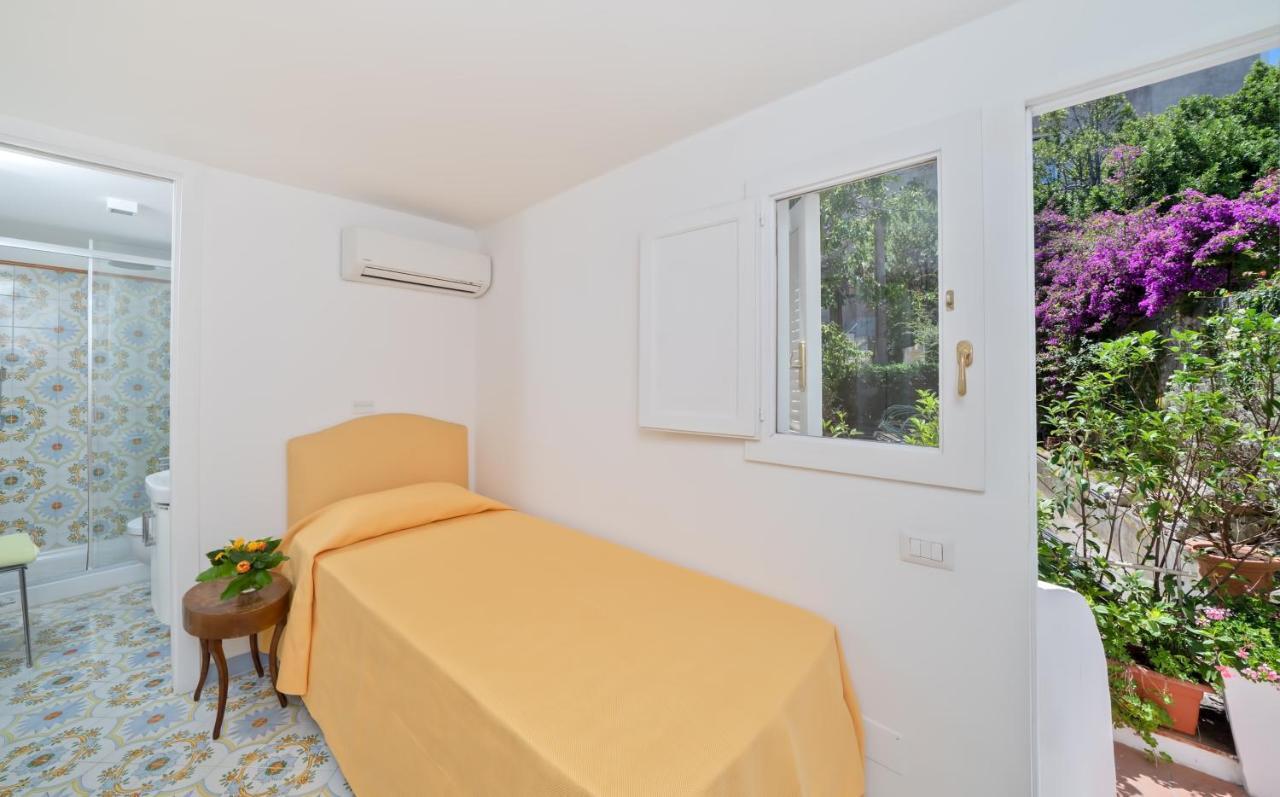 I Tre Soli Apartments By Caprirooms מראה חיצוני תמונה