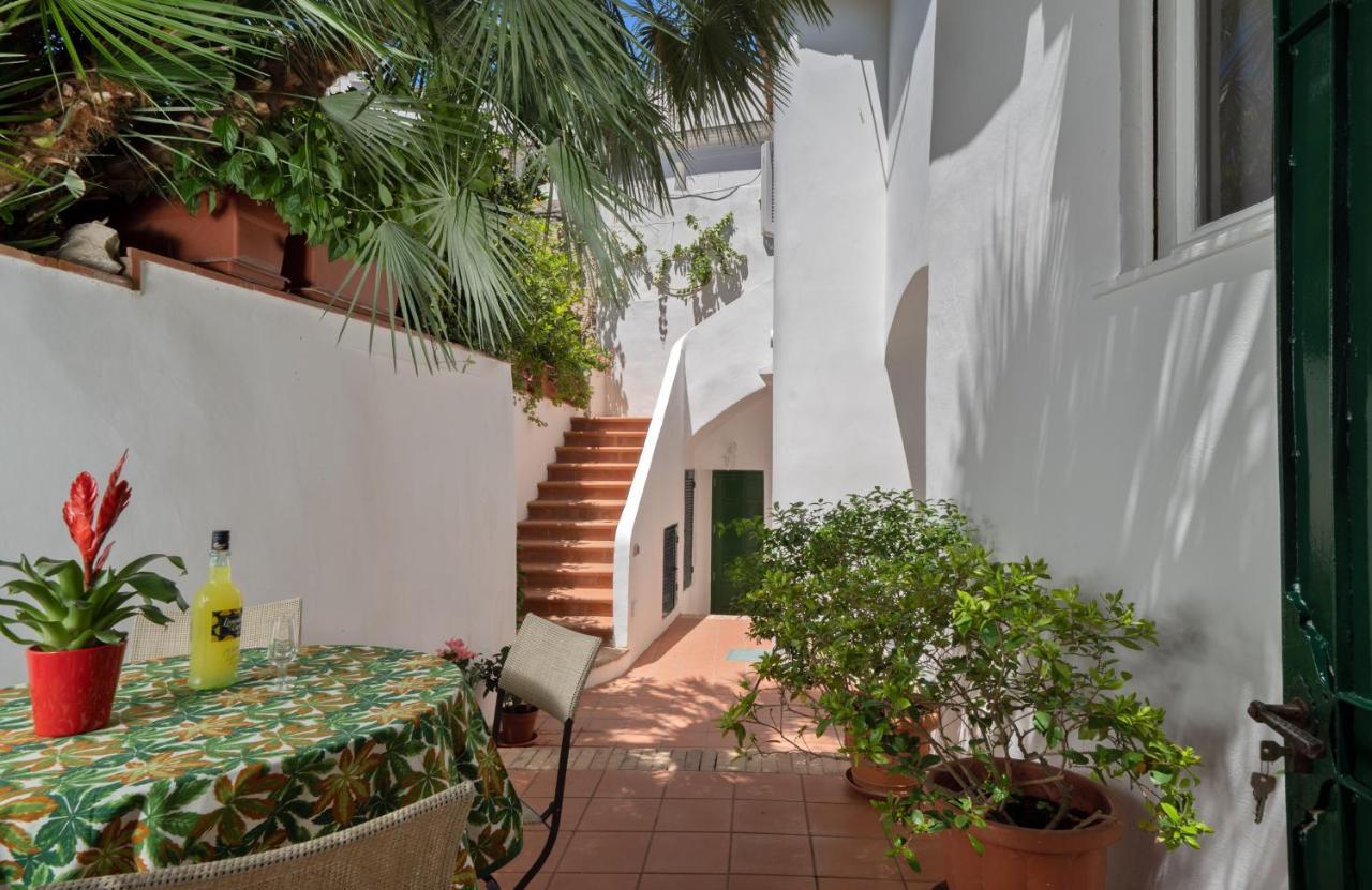 I Tre Soli Apartments By Caprirooms מראה חיצוני תמונה